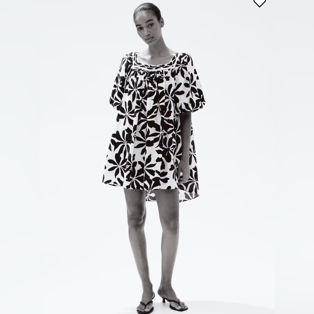 BALLOON-SLEEVED TUNIC DRESS